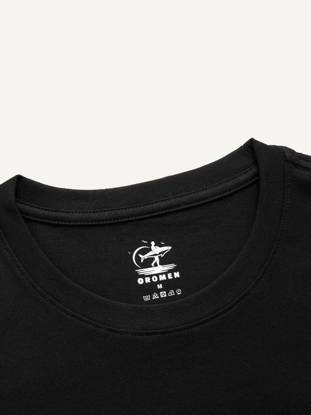 Classic ribbed crew neckline and collar detail of OROMEN Psychedelic Mushroom T-shirt