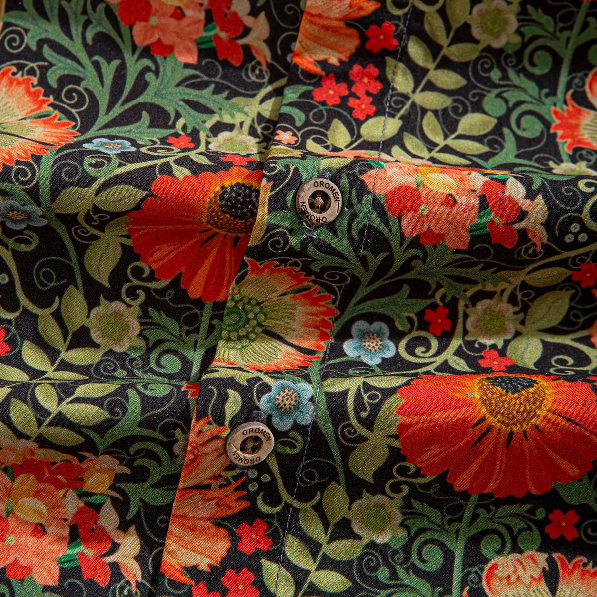 Natural coconut buttons detail - Mojito floral shirt premium craftsmanship