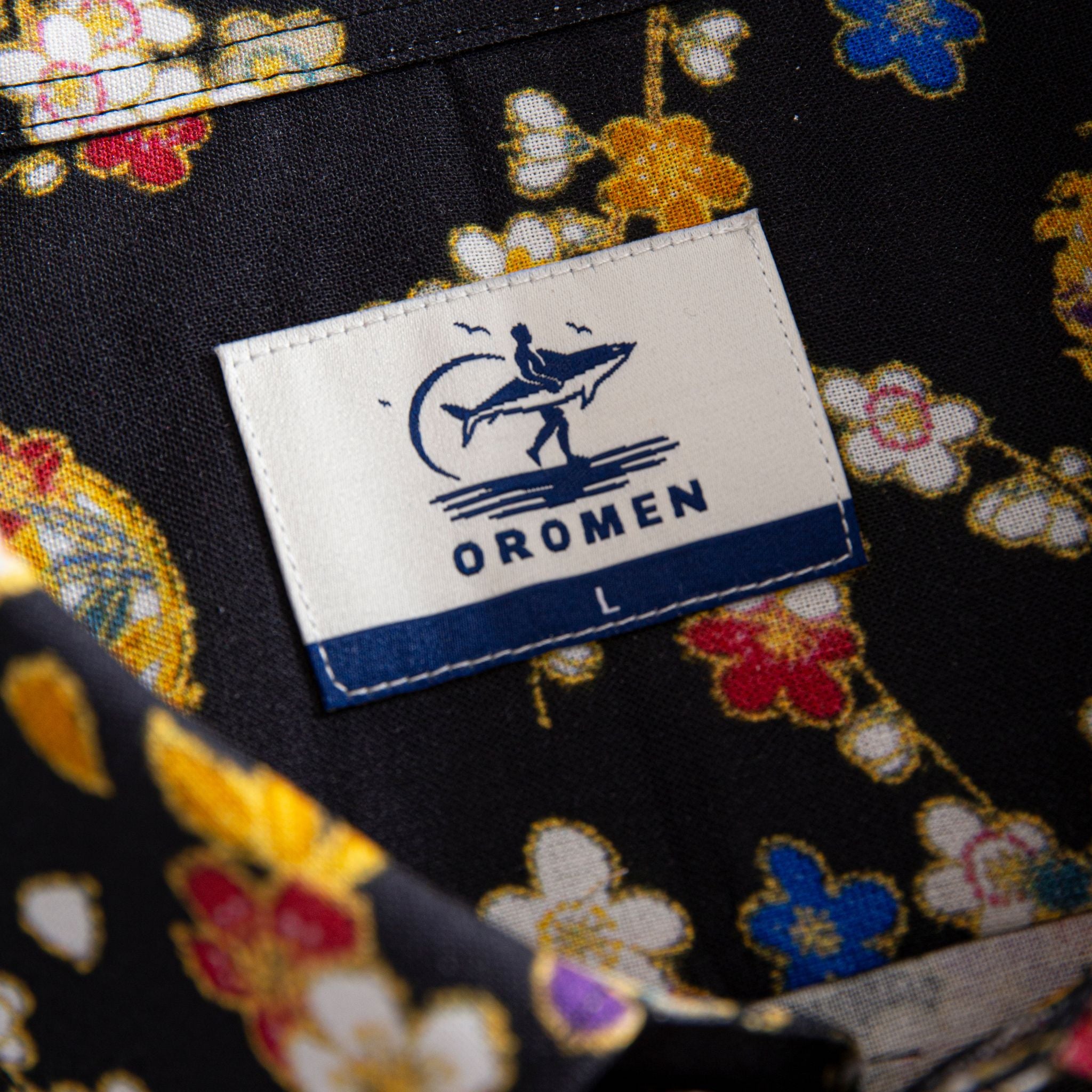 OROMEN Cherry Blossom Shirt – Close-up of the Brand on the Inner Collar
