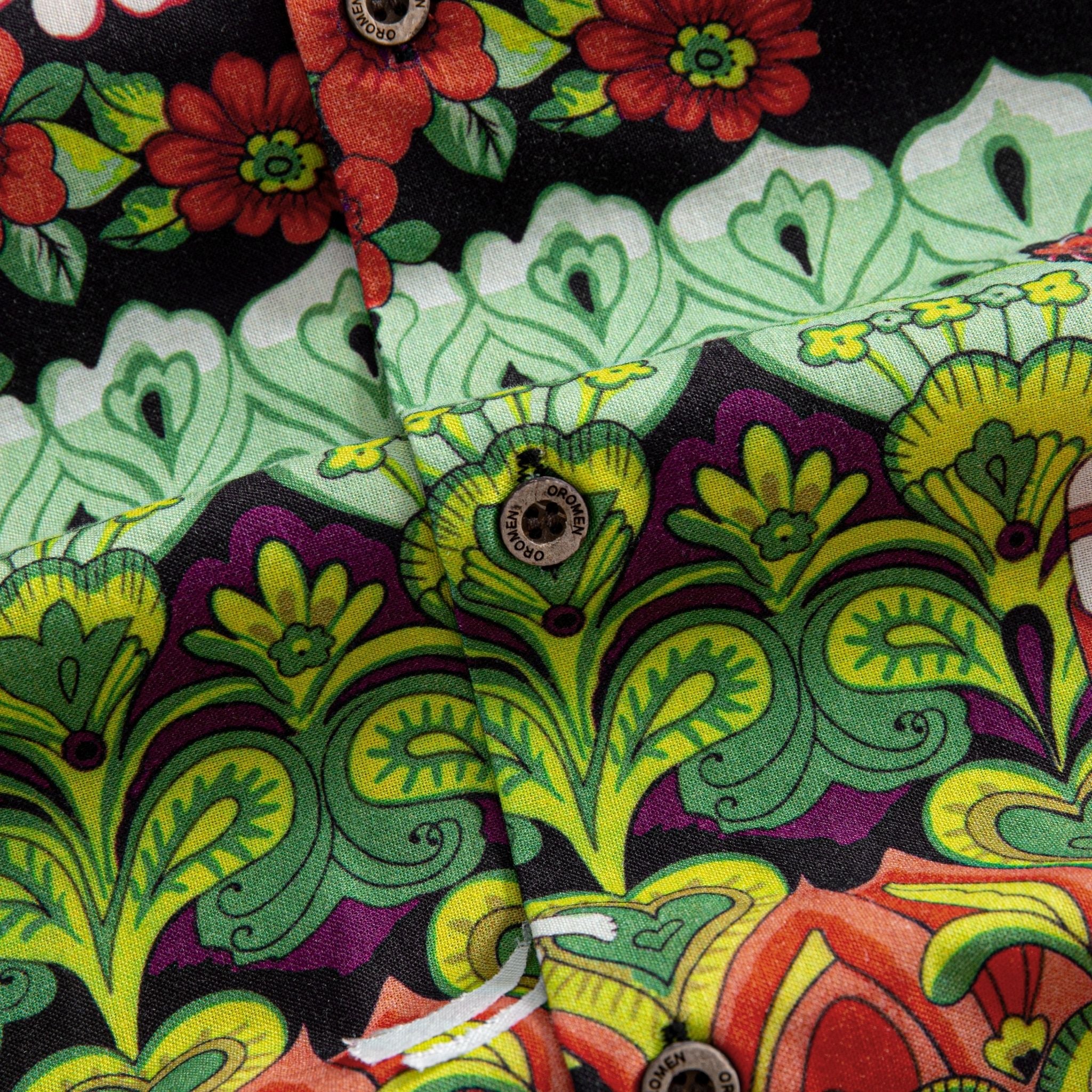 OROMEN Frida & Flowers Shirt – Natural coconut button detail