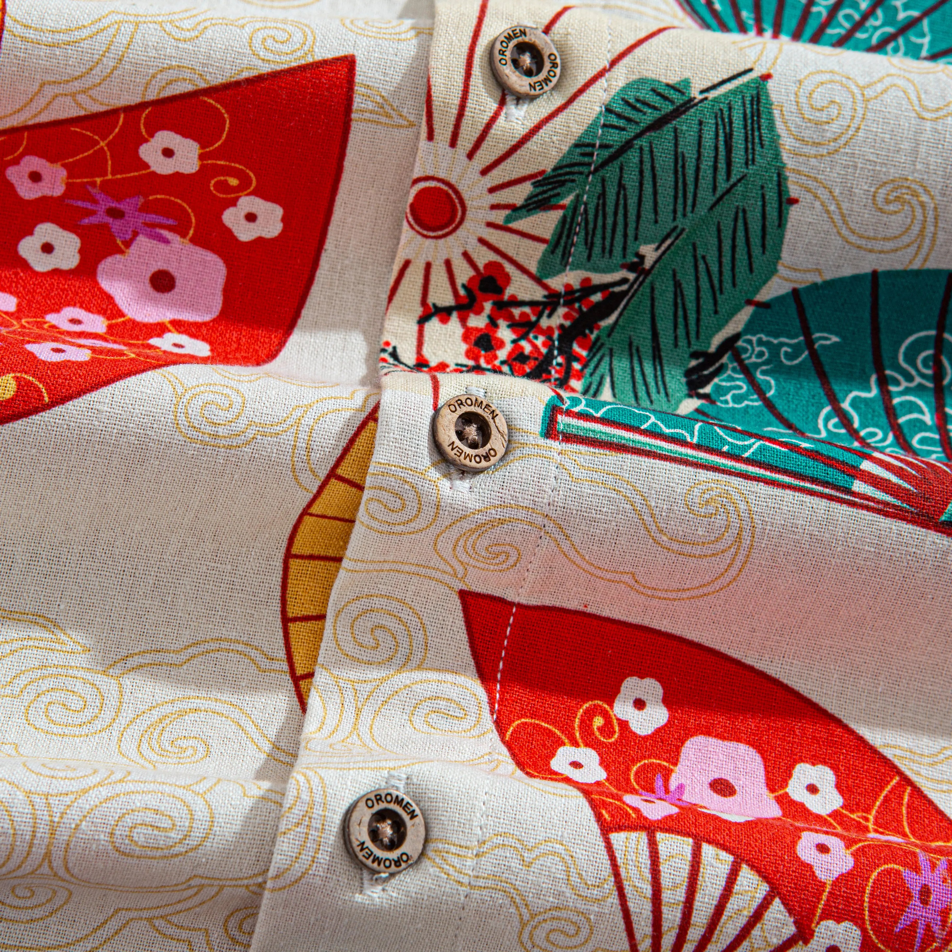 OROMEN Kyoto Folding Fan Shirt – OROMEN Engraved Coconut Button Detail, Sensu Fan and Gold Cloud Print