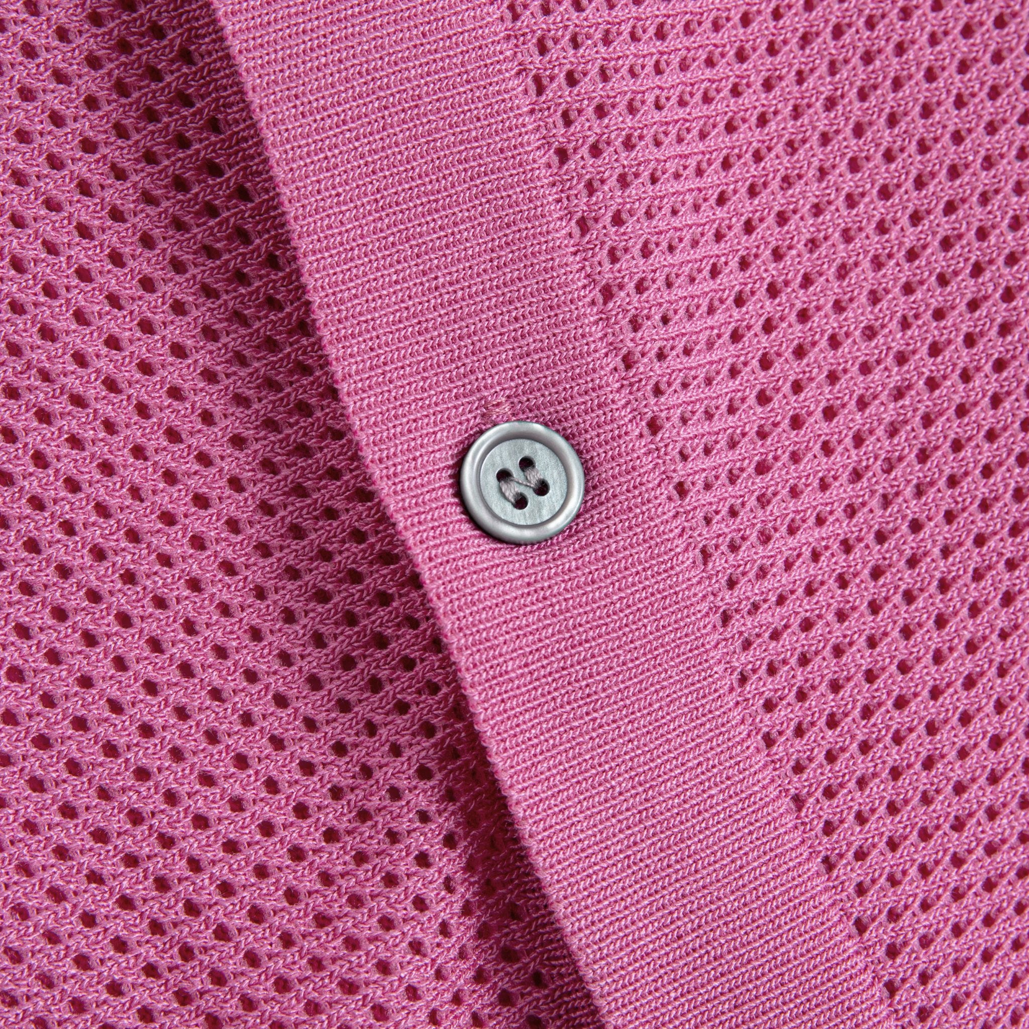 OROMEN Raspberry Pink Knit Polo – Outfit Styling Shot