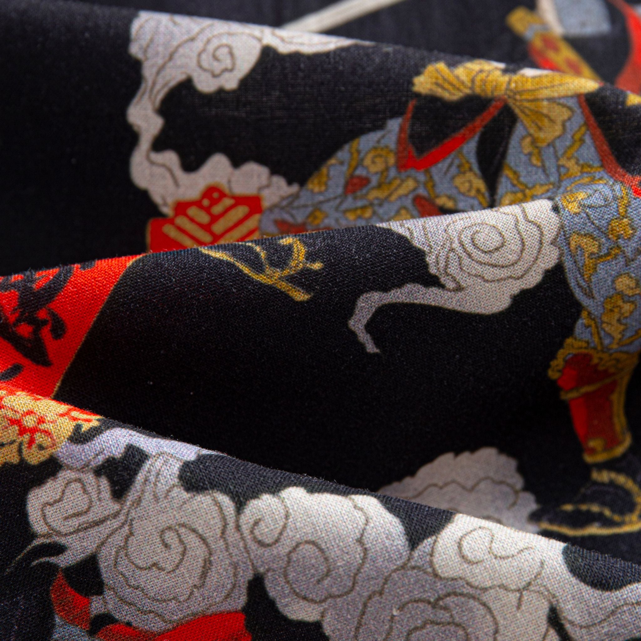 OROMEN Samurai Print Shirt – Cotton Fabric Texture, Battle Horse & Cloud Motif Detail