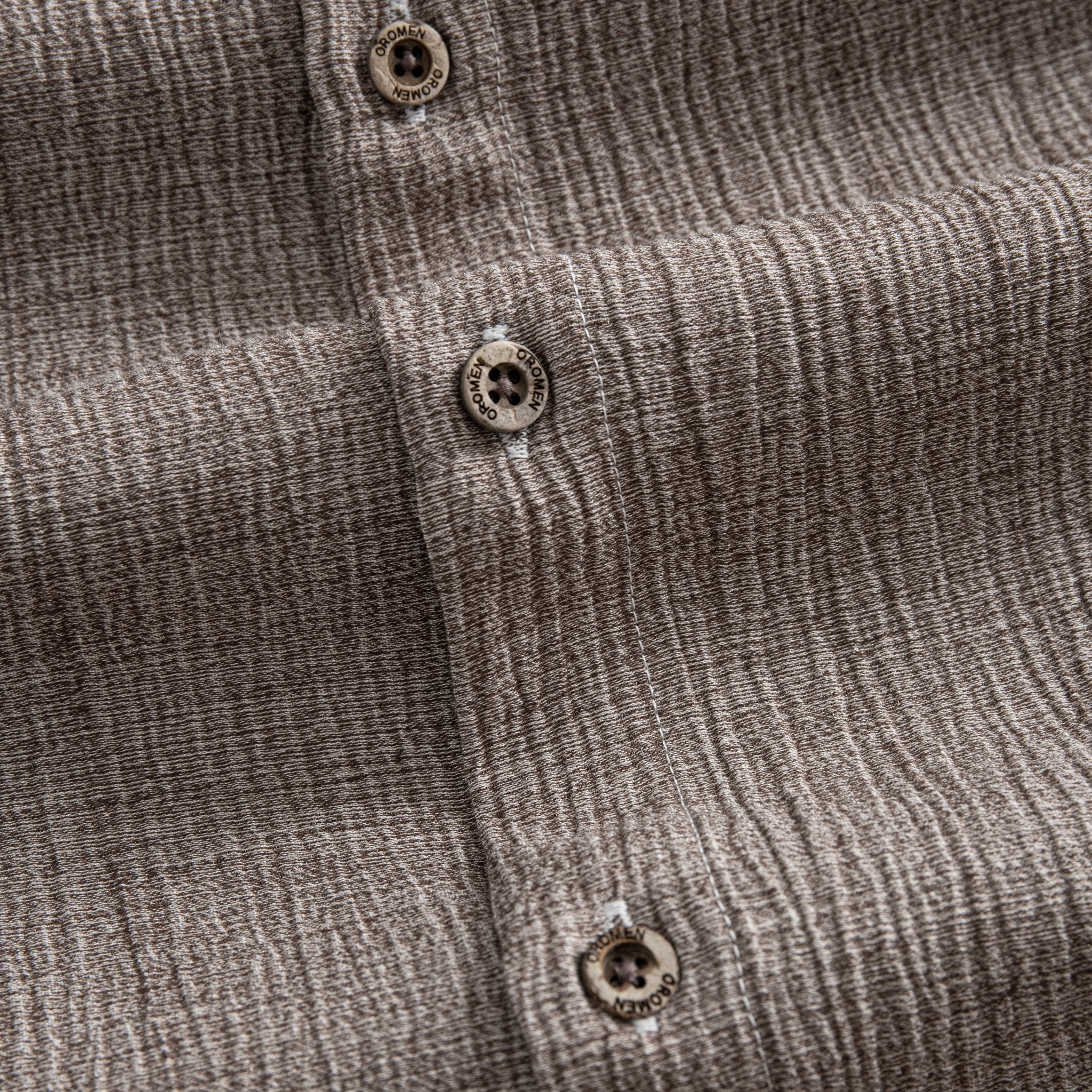 OROMEN The Breeze Crinkle Shirt – Natural Coconut Buttons