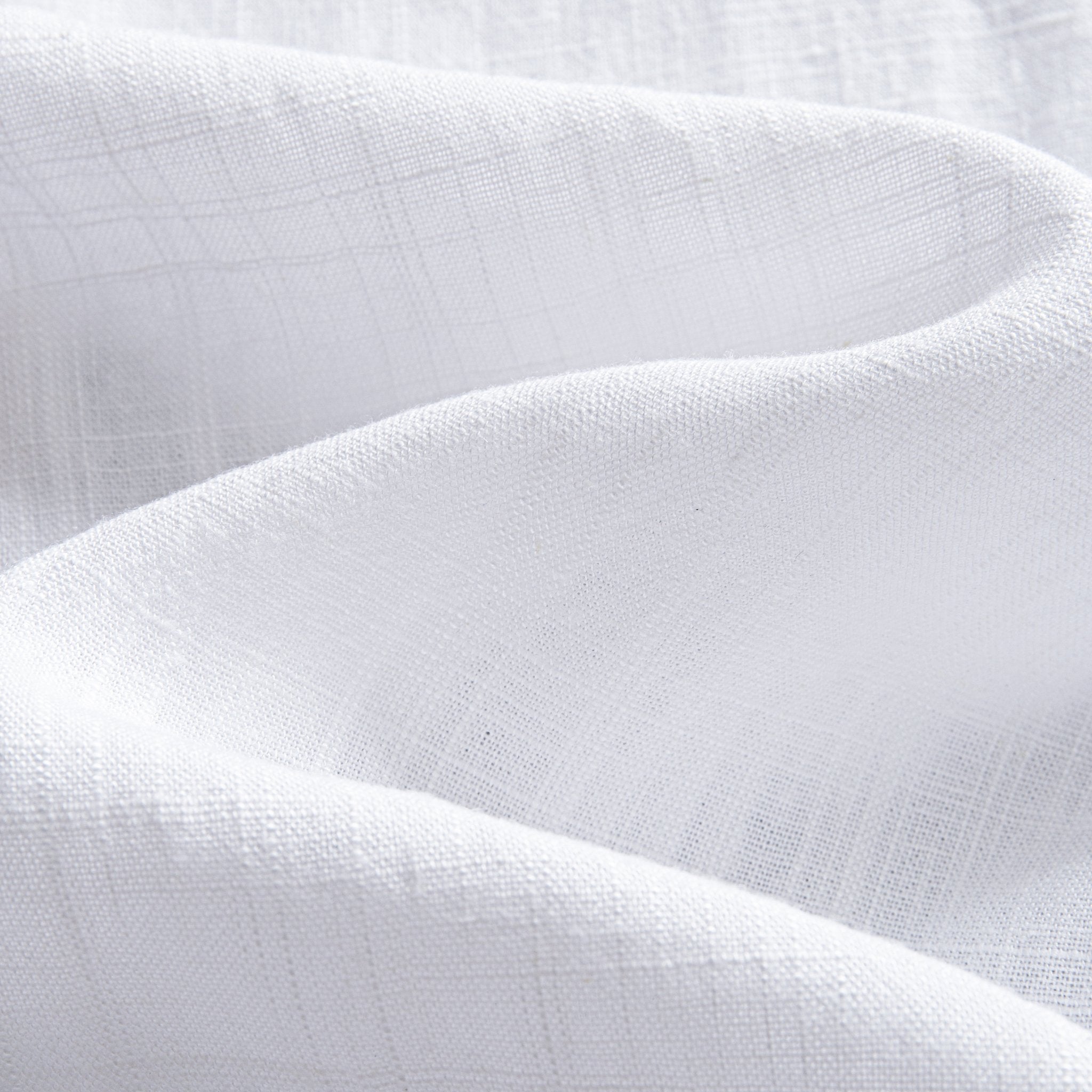 OROMEN White Tailored Shirt – Fabric Texture Close-up