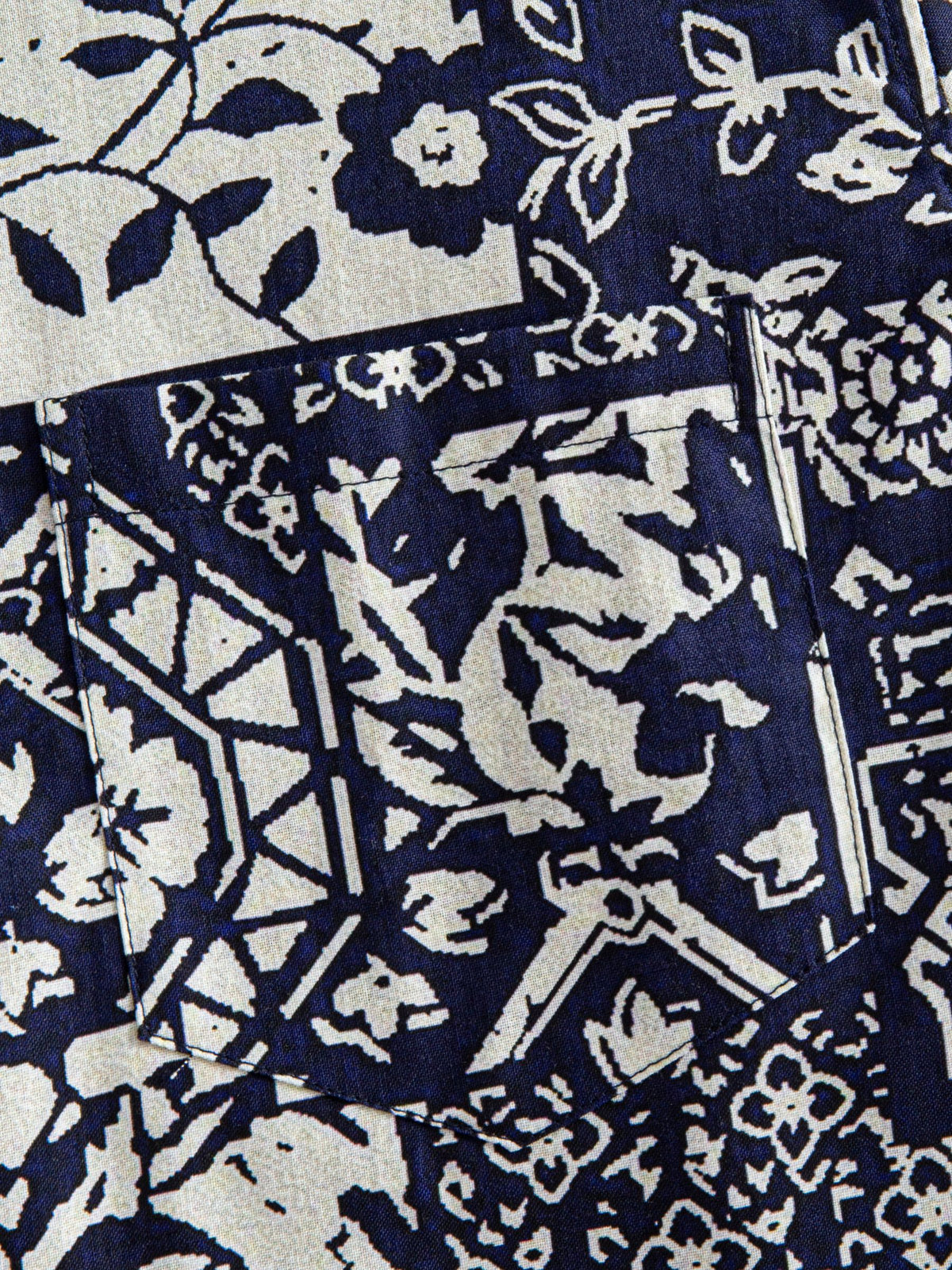 Pattern-matched chest pocket detail of OROMEN Indigo Katazome Shirt