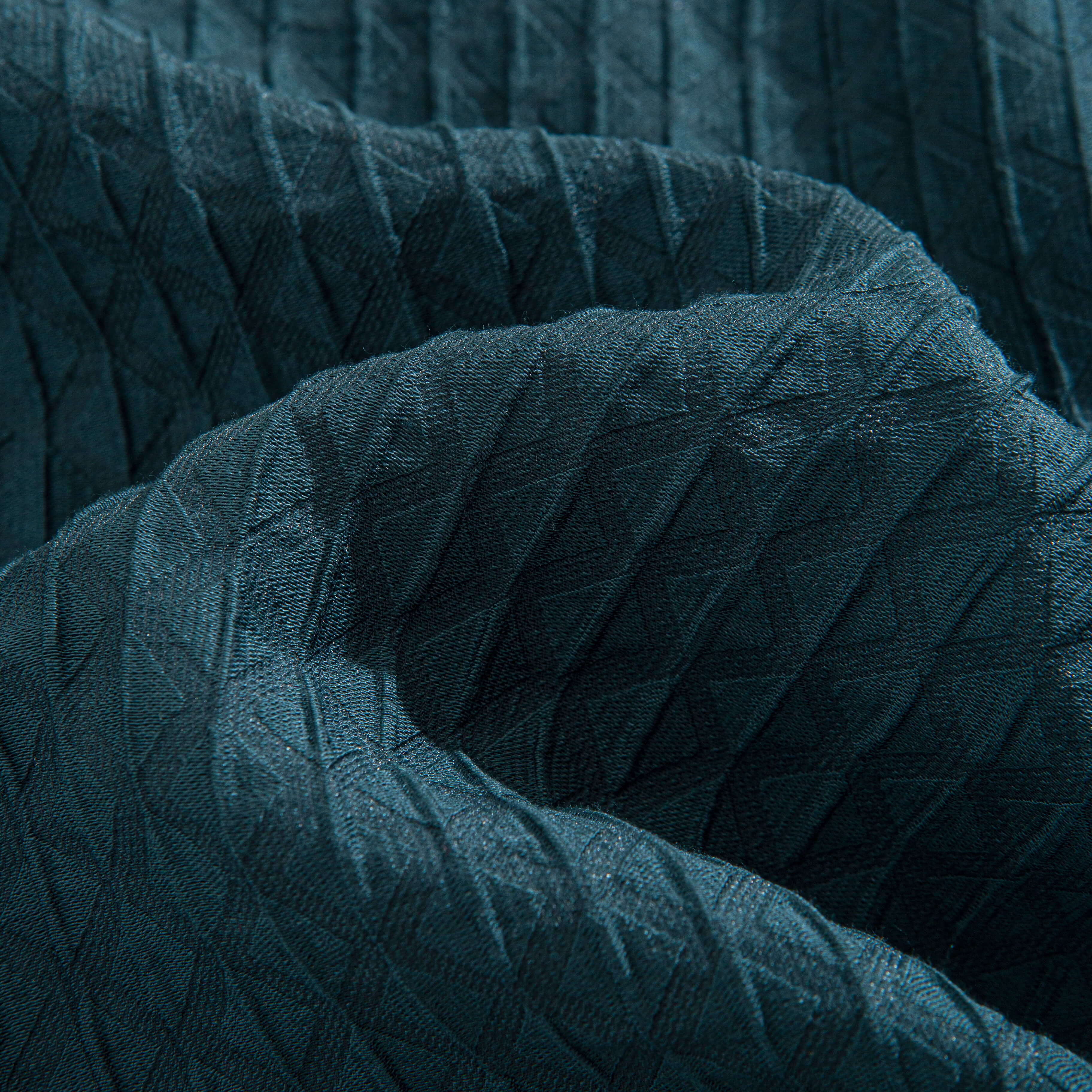 Shadow-Stripe Diamond Fabric Texture Close-Up – Cotton Tencel™