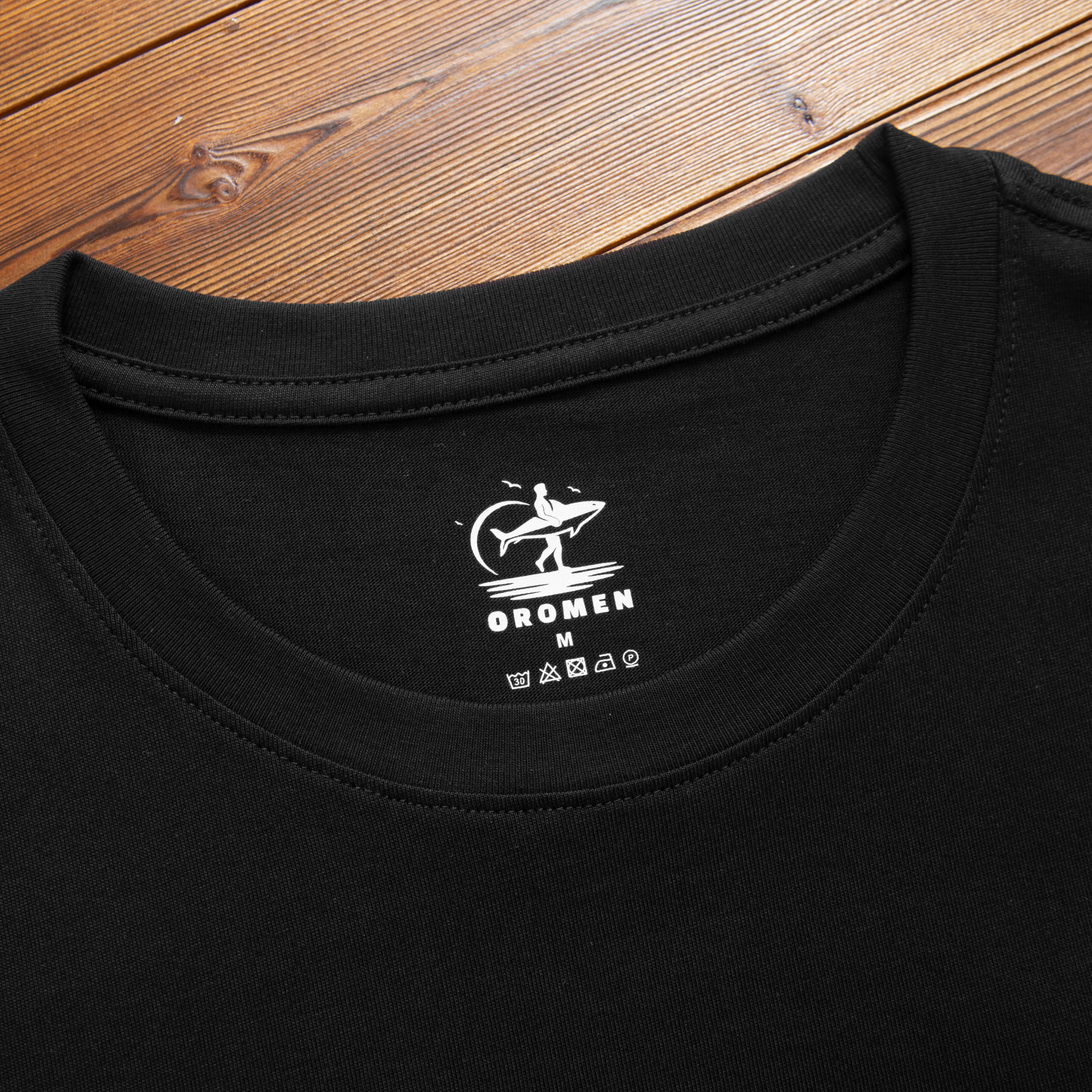 Solid Cotton T-Shirt – Crew Neck Collar Detail