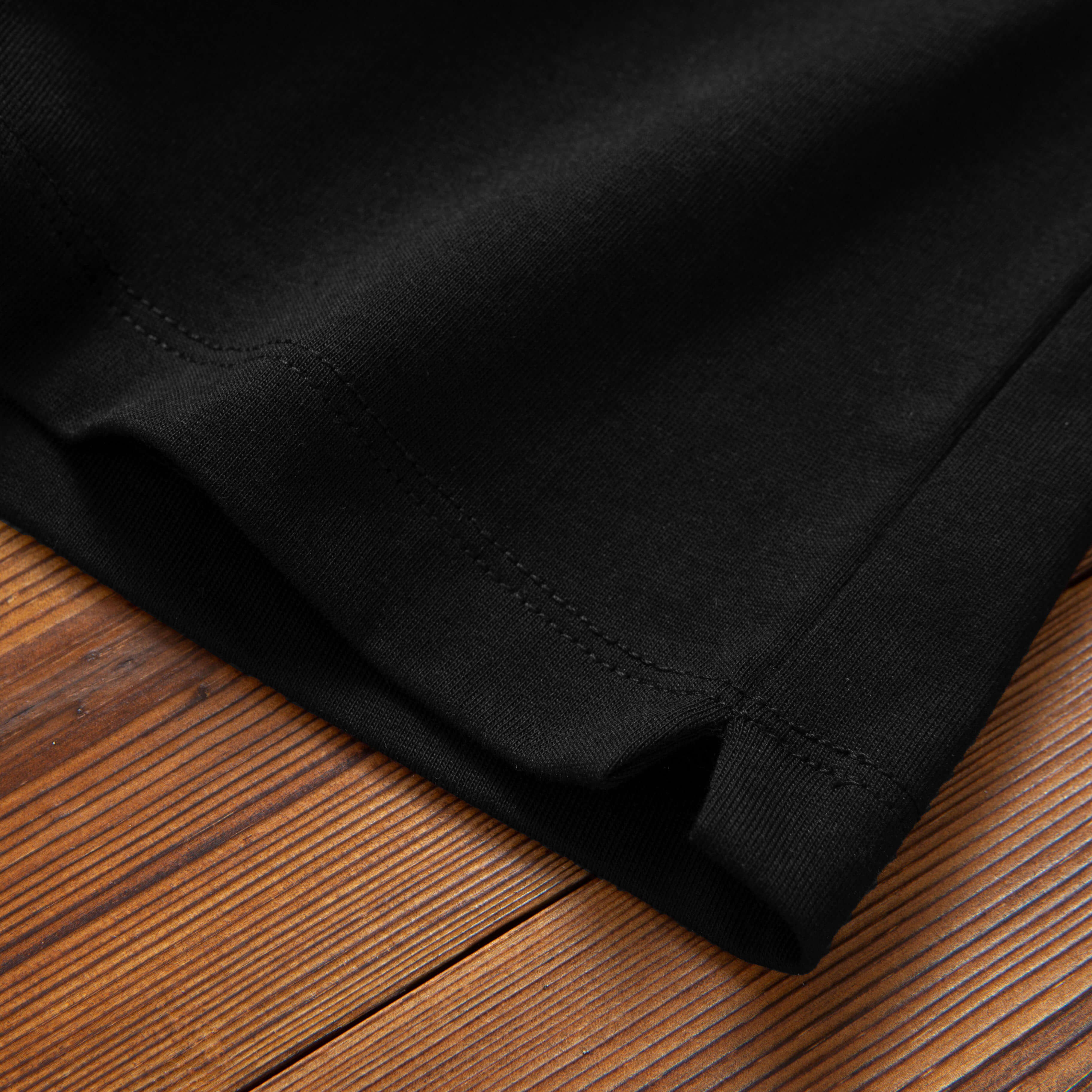 Solid Cotton T-Shirt – Hem Detail