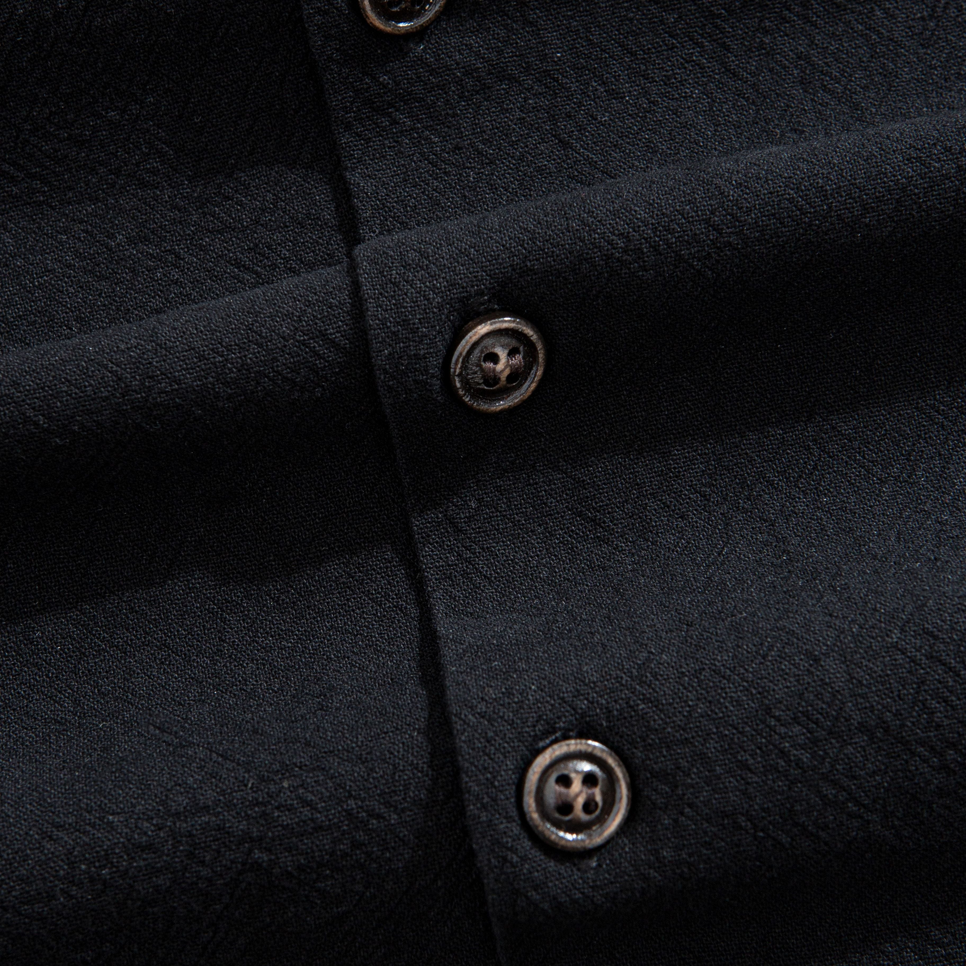 A Rugged Classic Shirt Metal Button Detail – OROMEN