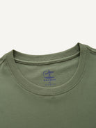 Classic ribbed crew neckline and collar detail of OROMEN Wildflower Embroidery T-shirt