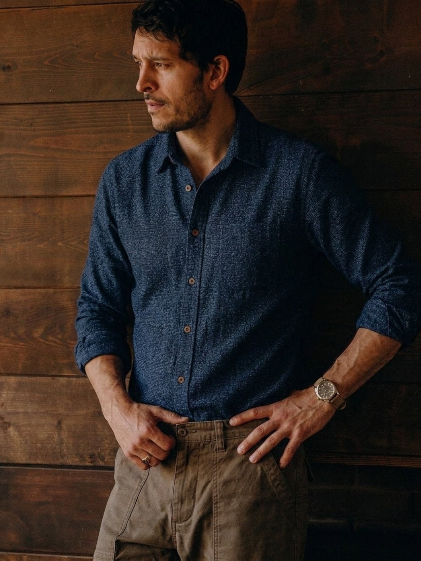 Cotton Linen Woven Shirt Model Lifestyle Shot – OROMEN