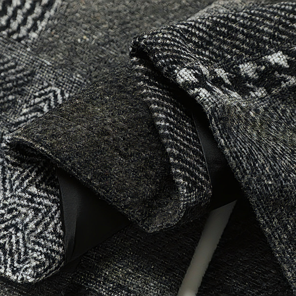Edge seam detail of OROMEN KIMONO021 Patchwork Kimono Jacket, contrast stitching along patchwork panel border, grey houndstooth
