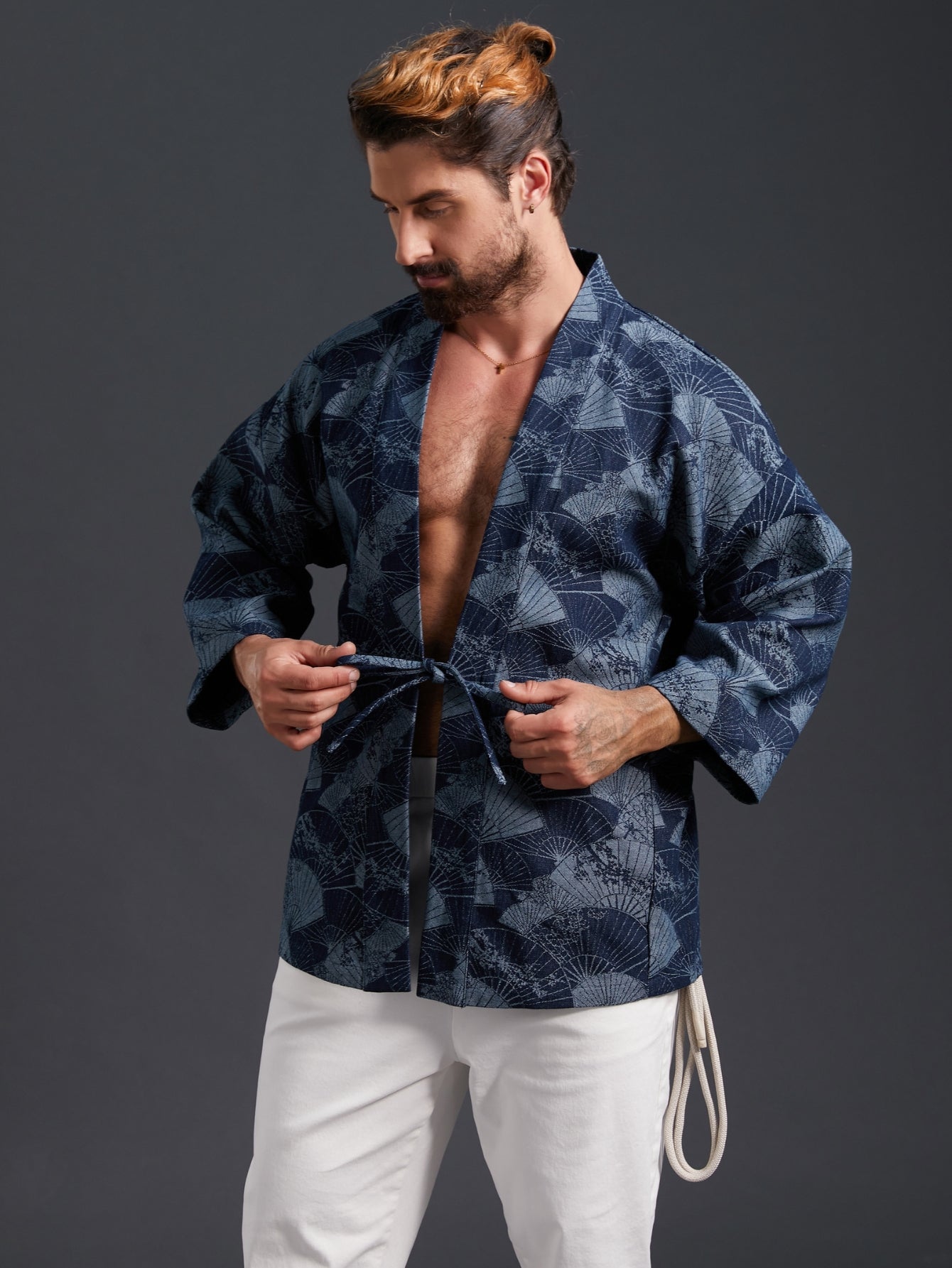 Flower-shaped umbrella-shaped kimono haori jacket - Model promotional image