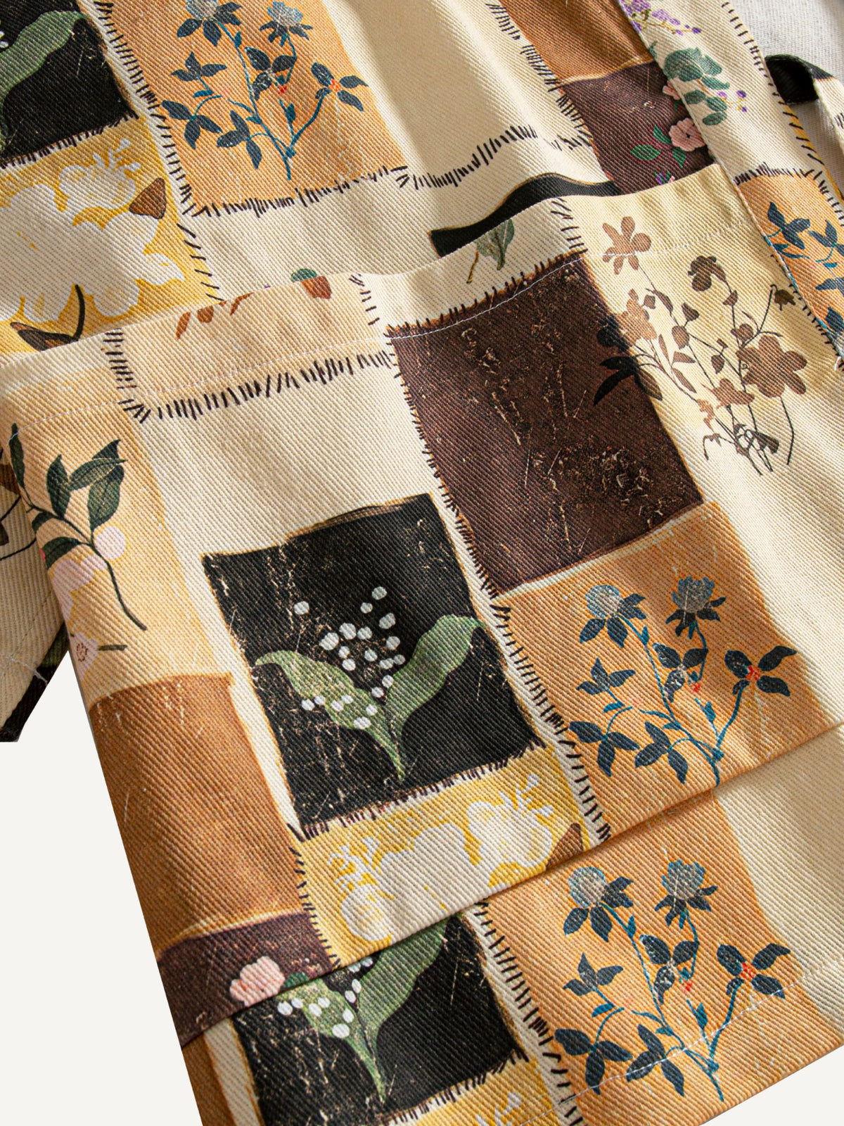 Front pocket detail of 100% cotton vintage floral kimono jacket