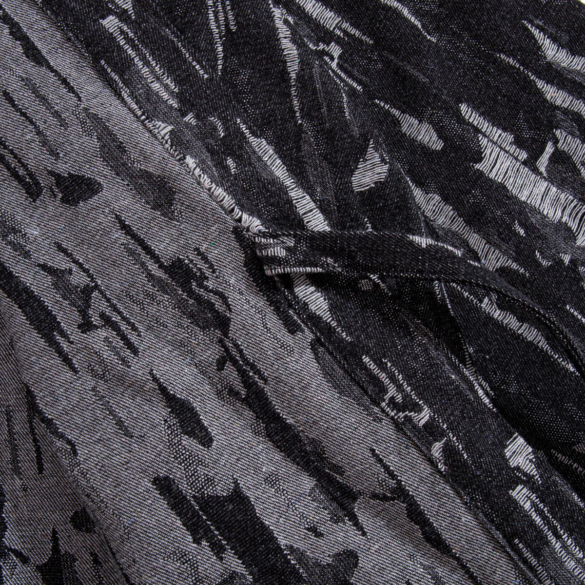Interior lining of OROMEN KIMONO015, charcoal grey woven lining, clean finish