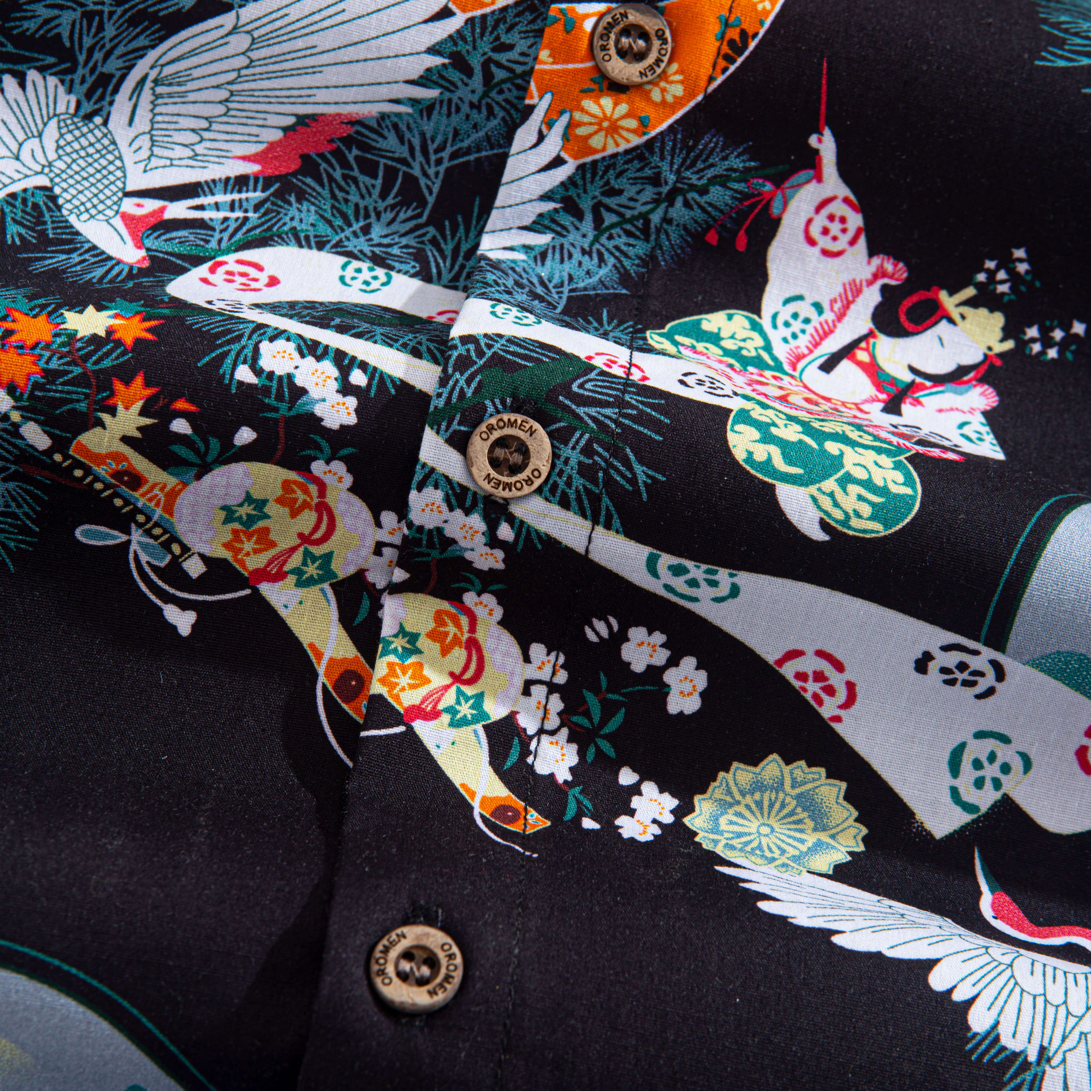 Natural Coconut Buttons Detail - Thousand Cranes Japanese Shirt Eco-Friendly Hardware
