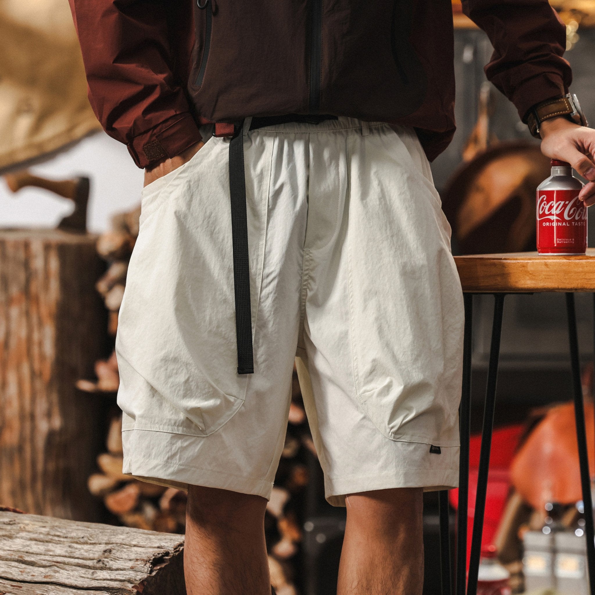 OROMEN Beige Relaxed Fit Shorts – Detail Close-Up