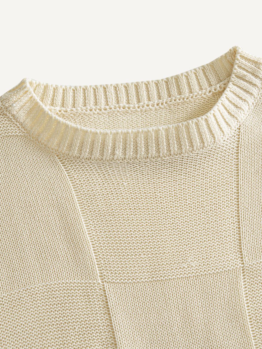 OROMEN Checkerboard Textured Sweater collar detail showing classic ribbed crewneck trim