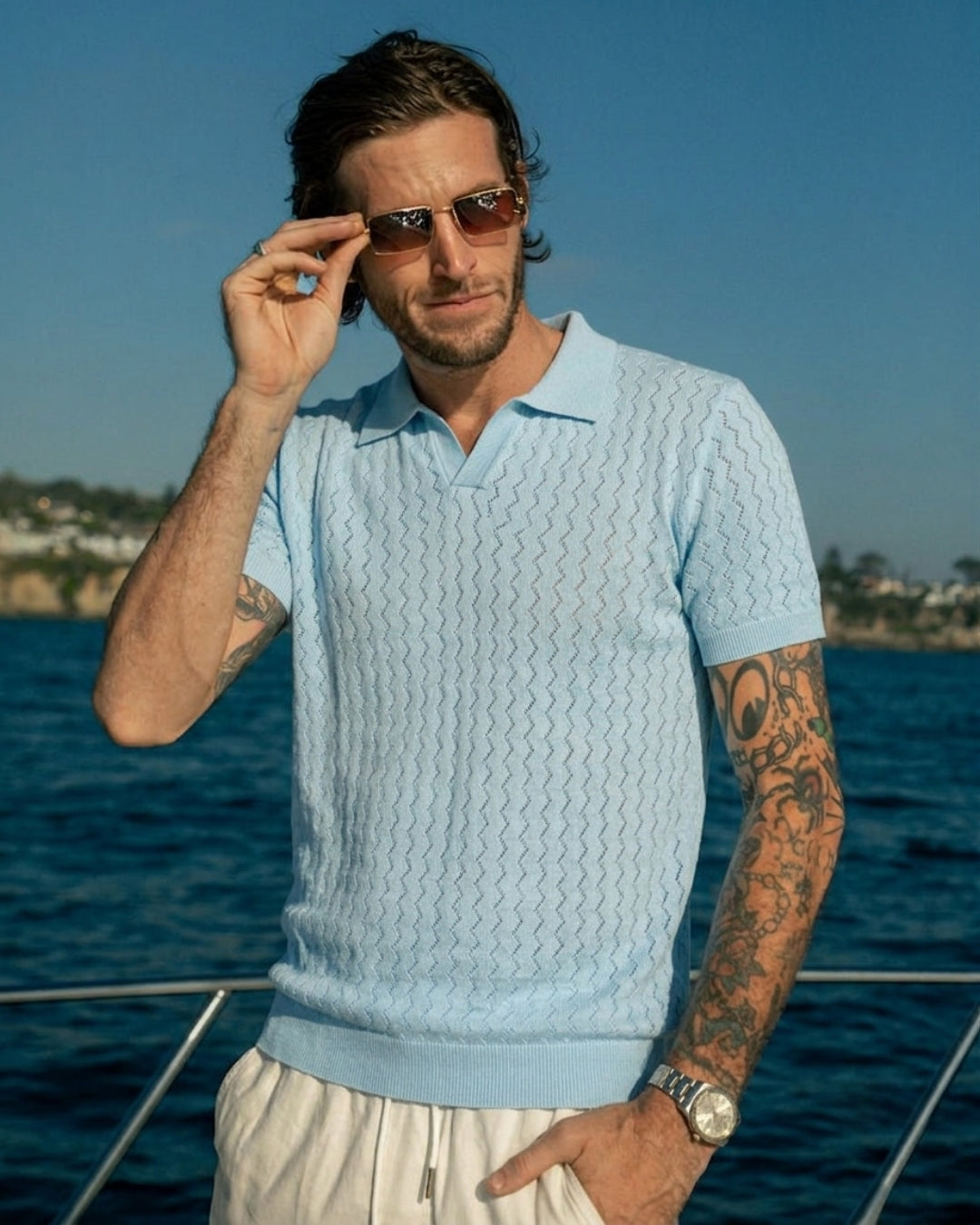 OROMEN Classic Zigzag Hollow Knitted Polo Shirt in Blue – Model