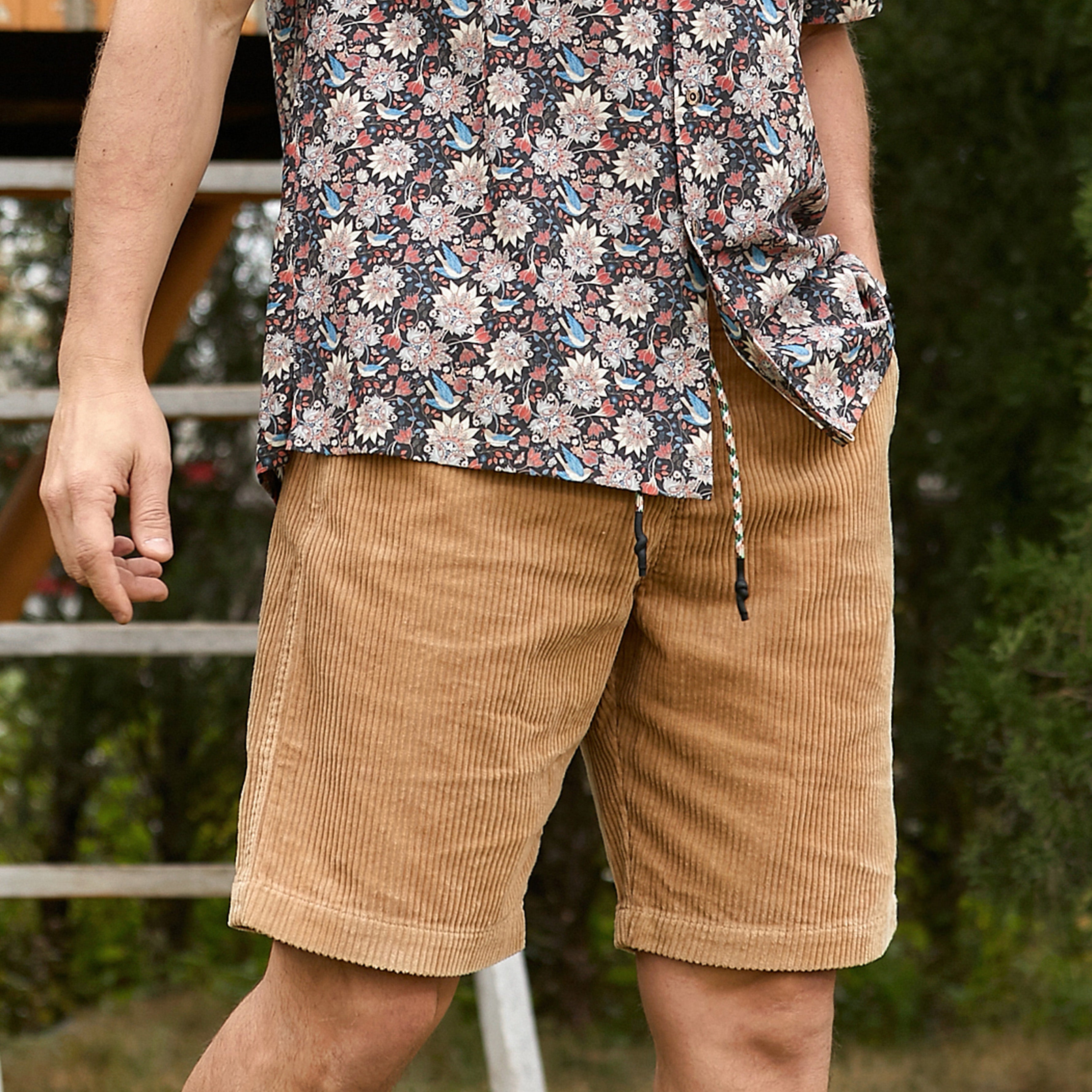 OROMEN Cotton Corduroy Shorts – Fabric Texture Close-up