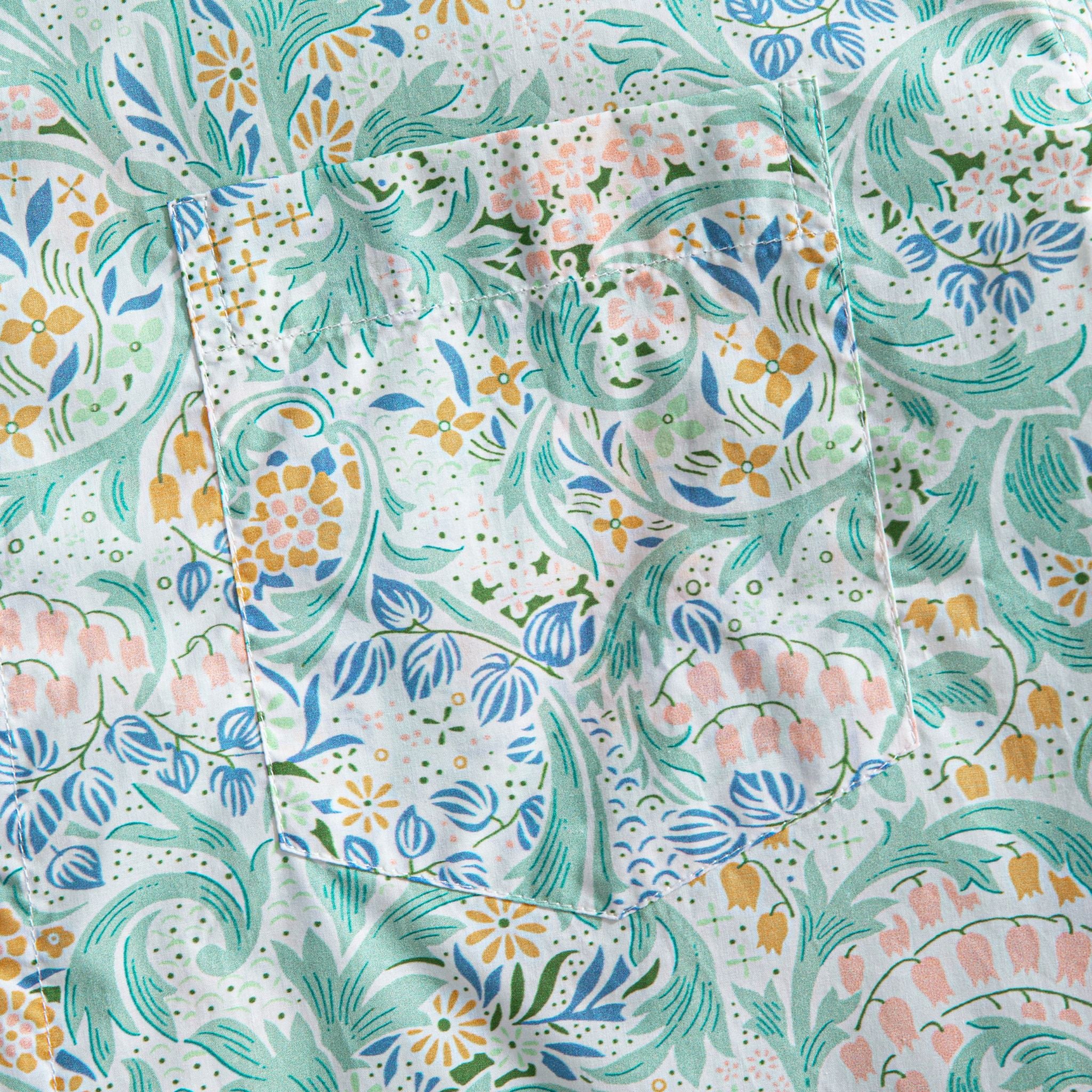 OROMEN Rococo Bloom Hawaiian shirt – chest pocket detail with blue, gold and pink floral Baroque scroll print on mint