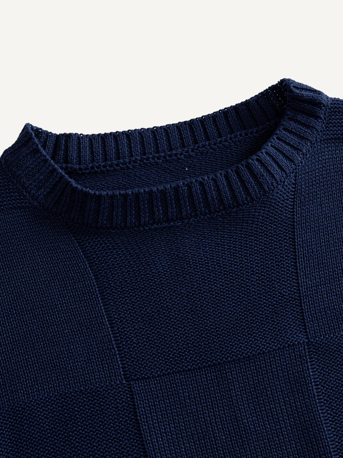 Ribbed crewneck collar detail on OROMEN Grid Texture Knitted Sweater