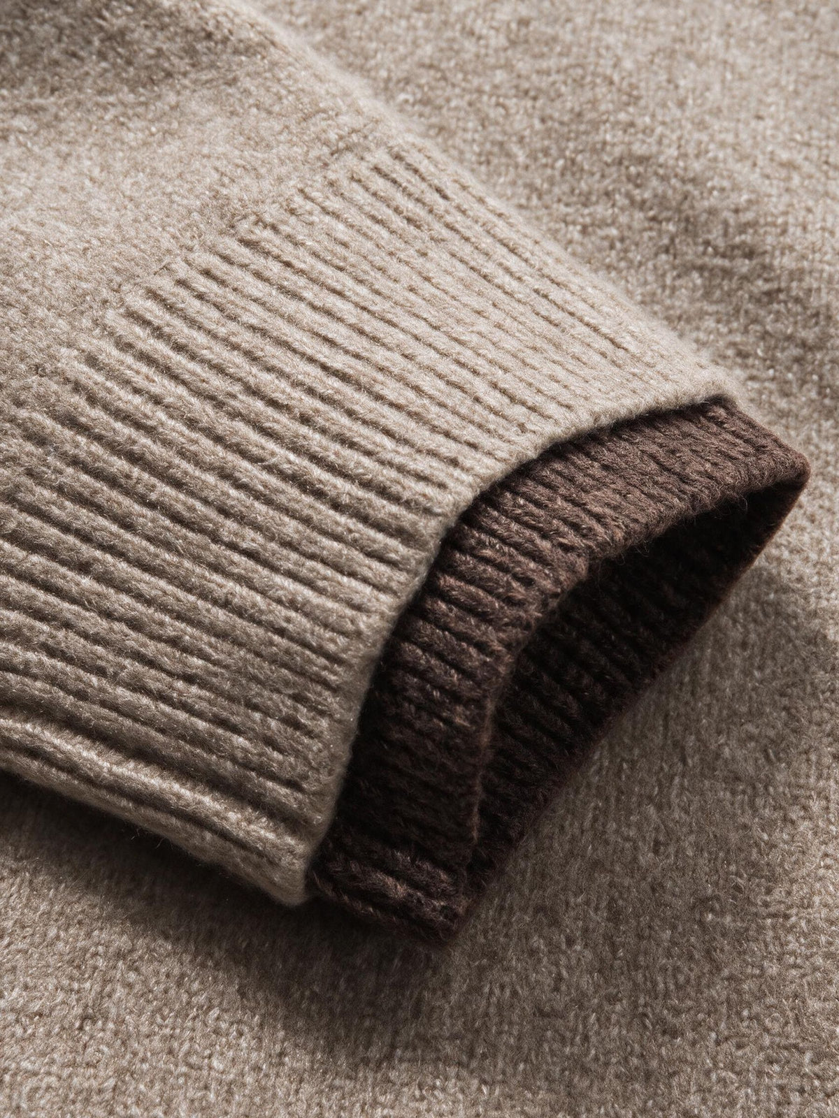Ribbed sleeve cuff with contrast tipping detail of OROMEN Contrast Collar Knitted Sweater