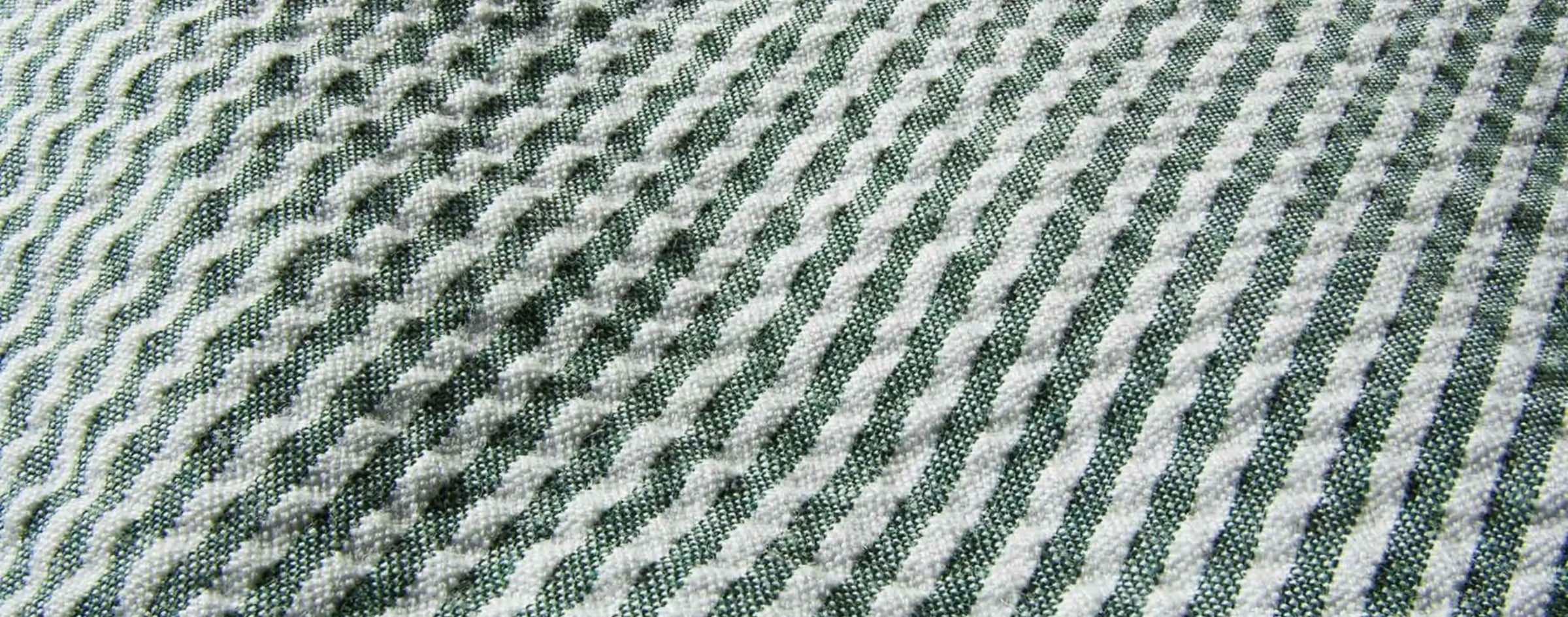 Fabric Guide: What is Seersucker? – OROMEN Fabric Guide: What is Seersucker? – OROMEN