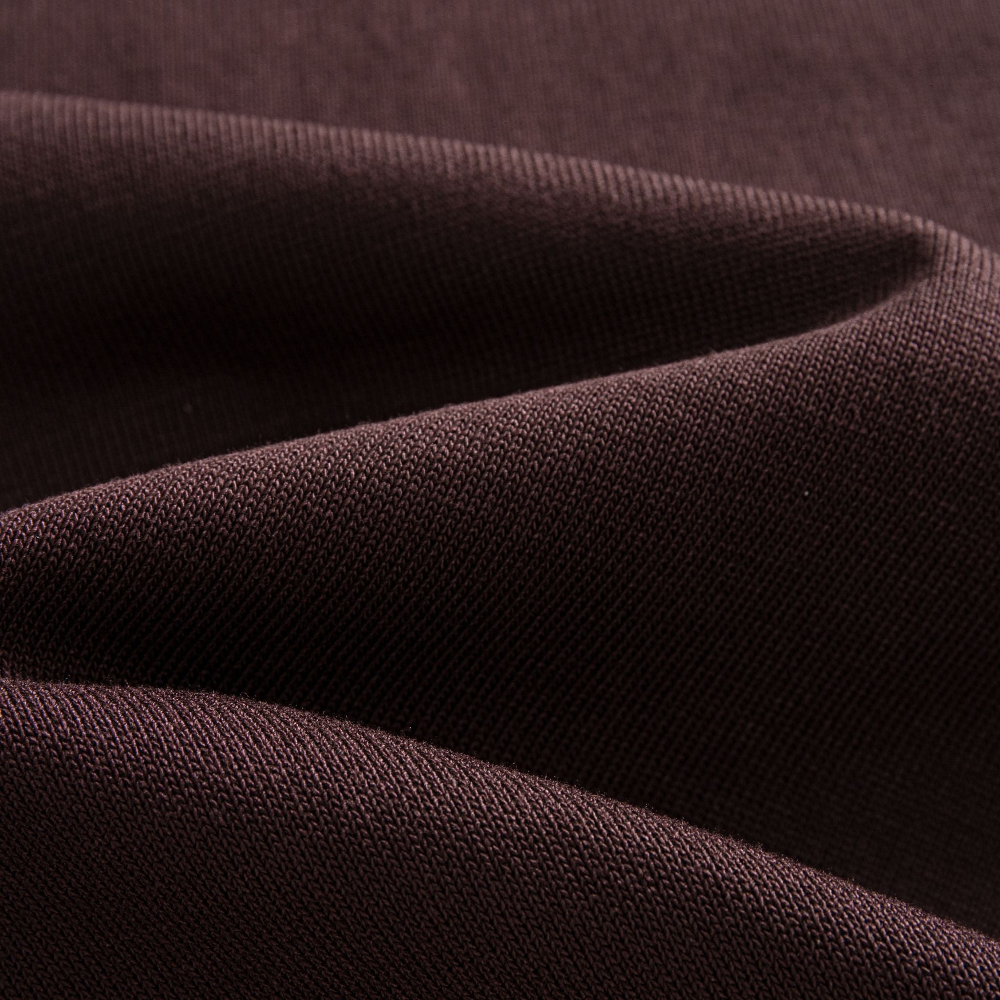 Smooth ice-touch viscose knit fabric texture detail, chocolate brown
polo shirt, 100% viscose fine knit construction – OROMEN
